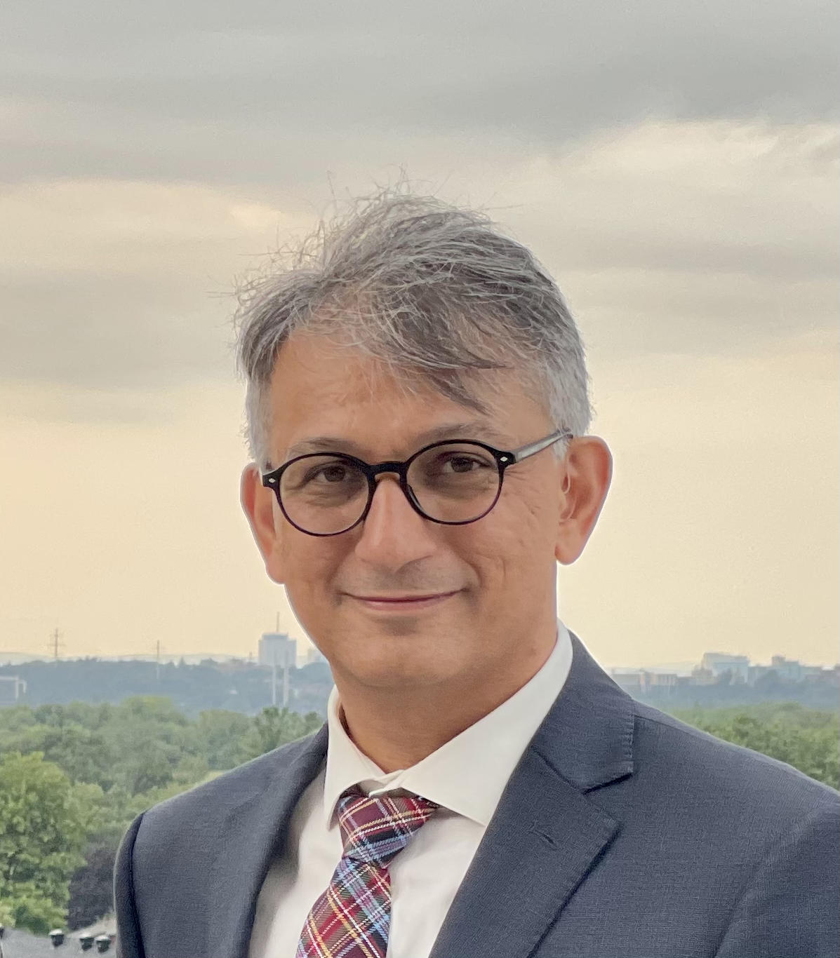 Ebrahim Karimi headshot