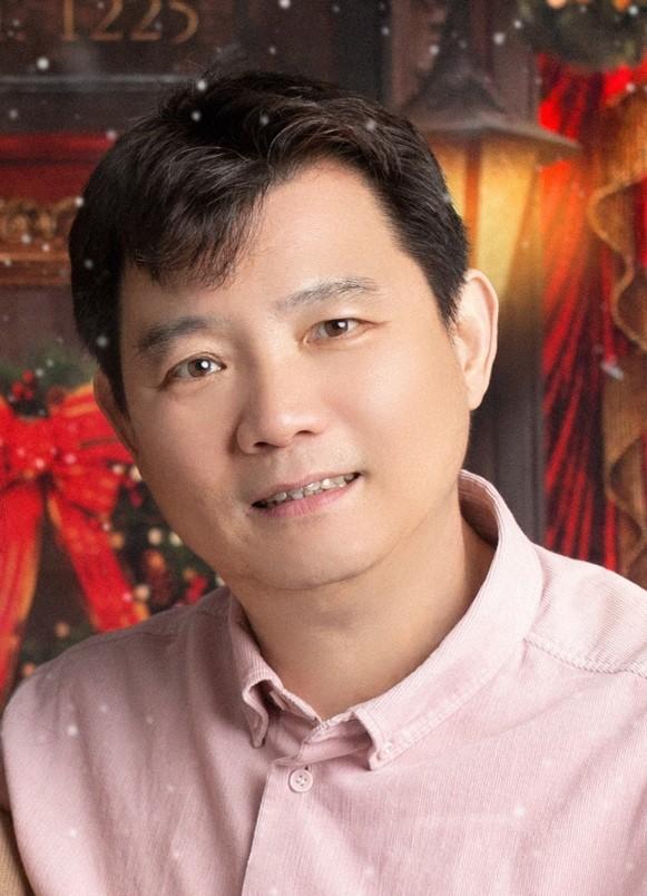 Huhua Cao, Full Professor, Faculty of Arts