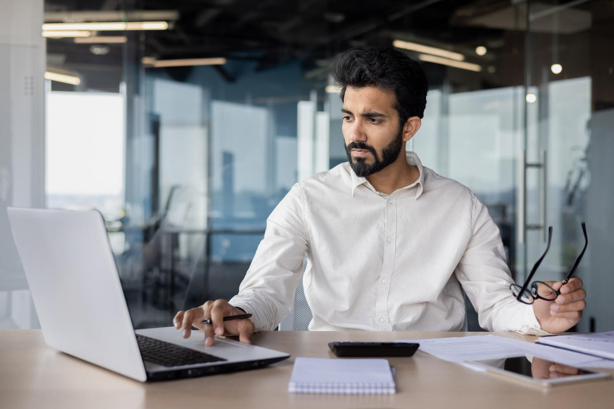 Person taking an online meeting or training on a computer
