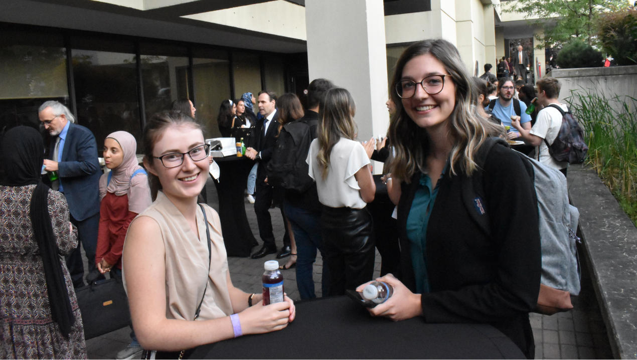 Étudiantes réception