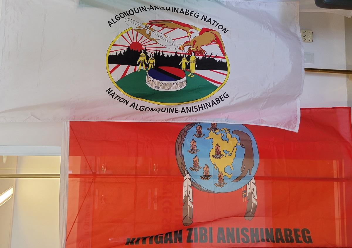 Drapeaus des Nation Algonquine-Anishinabeg