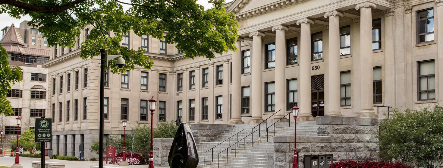 Tabaret Hall at uOttawa in the summertime