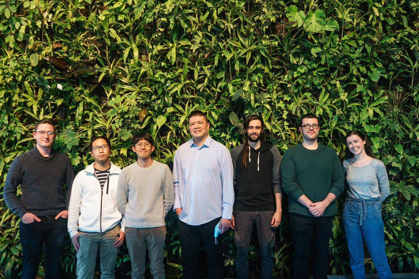 Professor Tom Woo and his team of student