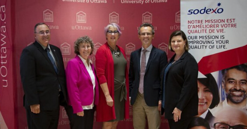 From the left: Sylvain Charbonneau (Vice-Dean Research, uOttawa), Lucie Thibault (Faculty of Health Sciences Dean), Linda Garcia (Director of the LRI), Thomas Jelley (Vice president, Sodexo Institute for Quality of Life), and Nancy Ness Judy (Vice President of Communications, Healthcare & Seniors Worldwide, Sodexo).