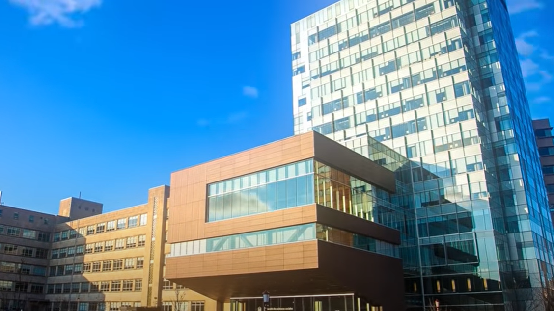 Faculty of Social Sciences tower and Vanier Hall.