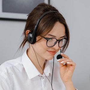 Call centre employee