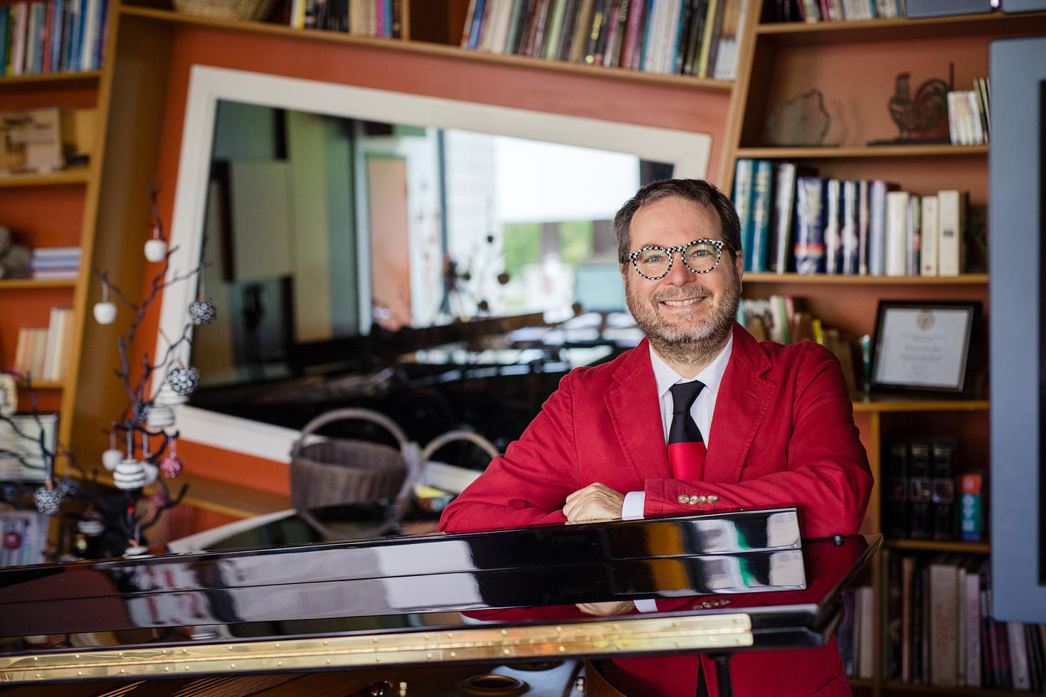 Gilles Comeau in the Piano Pedagogy Research Laboratory