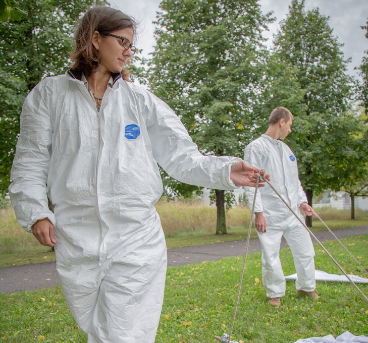 Manisha Kulkarni and Roman McKay performing tick dragging