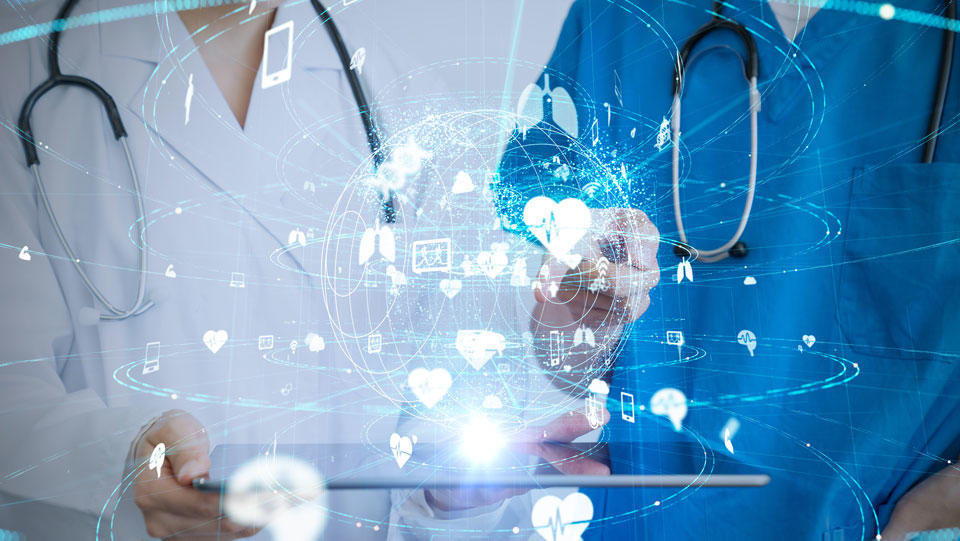 Hollograms in front of two doctors