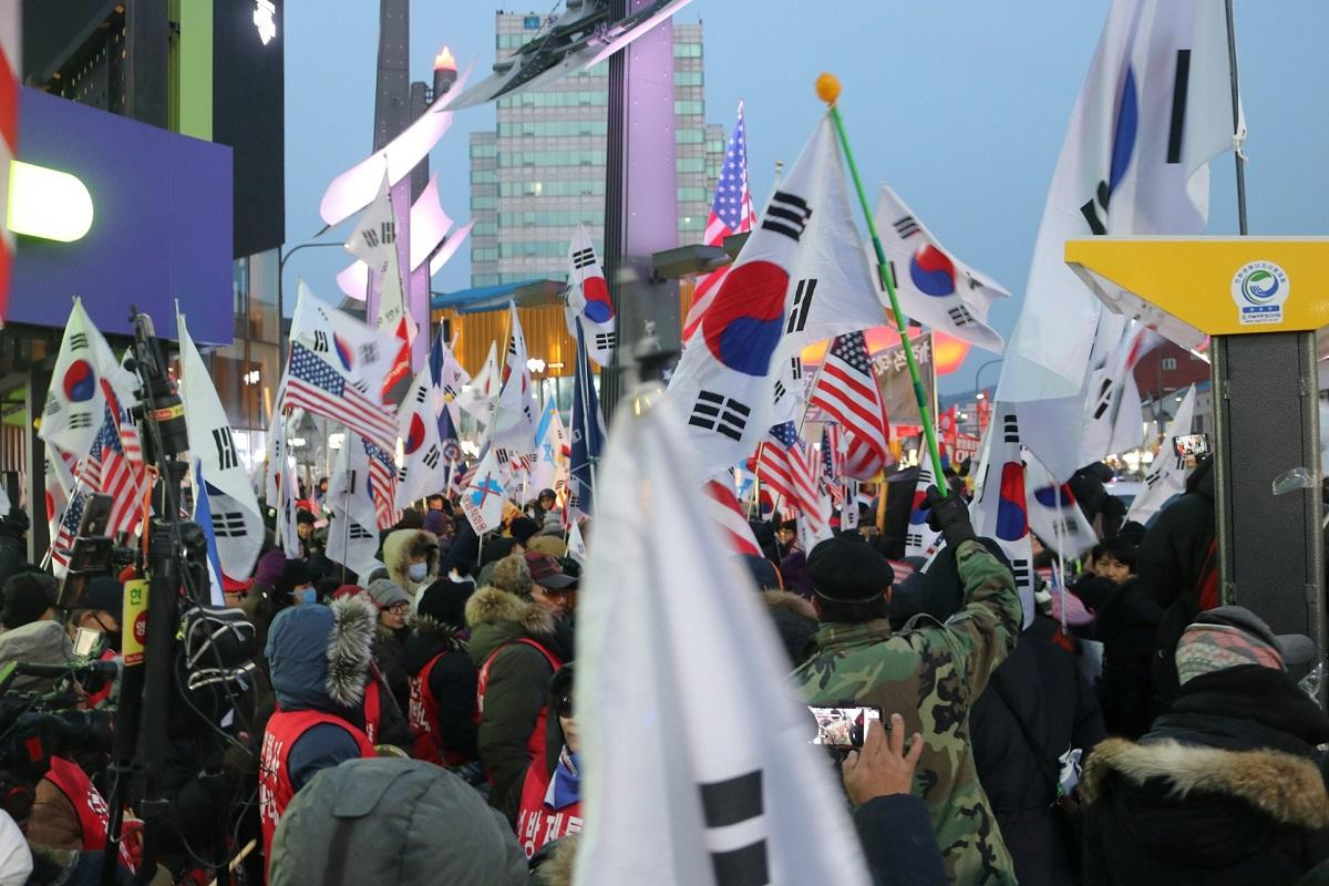 Protestors with South Korea flags