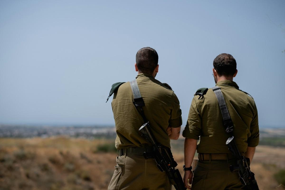 Pair of Israeli soldiers