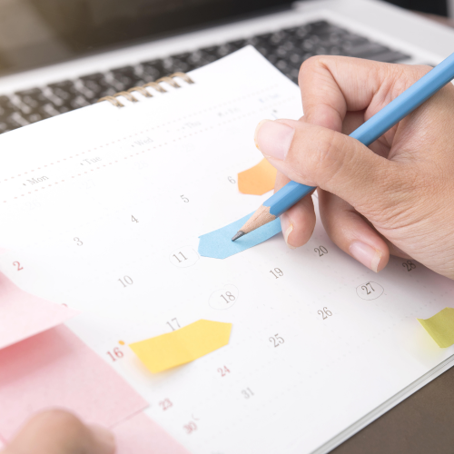 cahier montrant des dates importantes en su