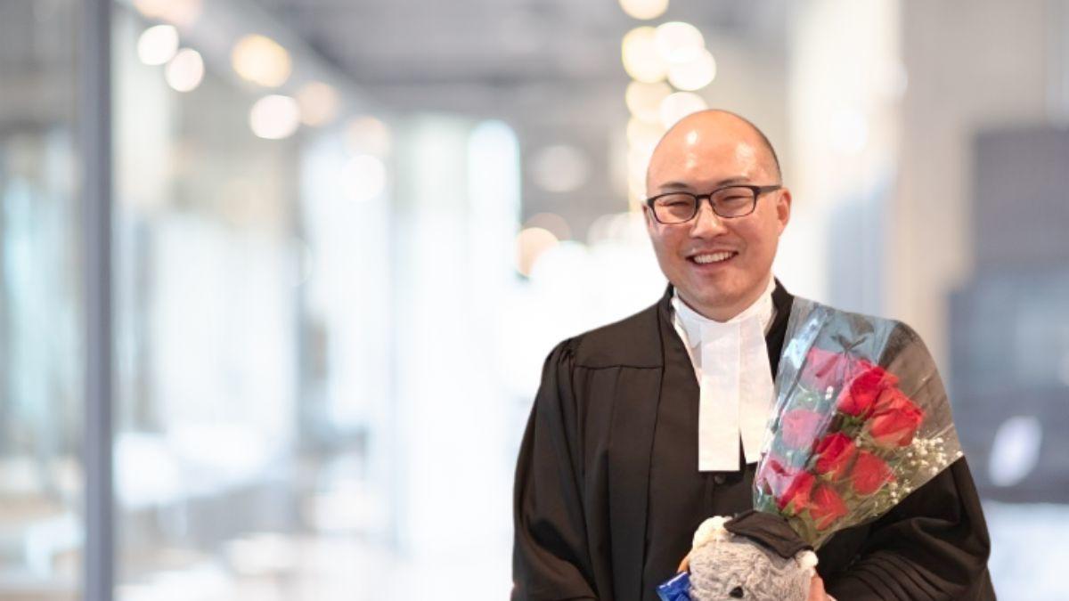 Alumni Moo-Jun Kim convocation