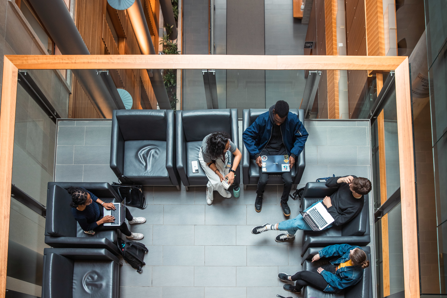 Étudiants à FSS vus de haut