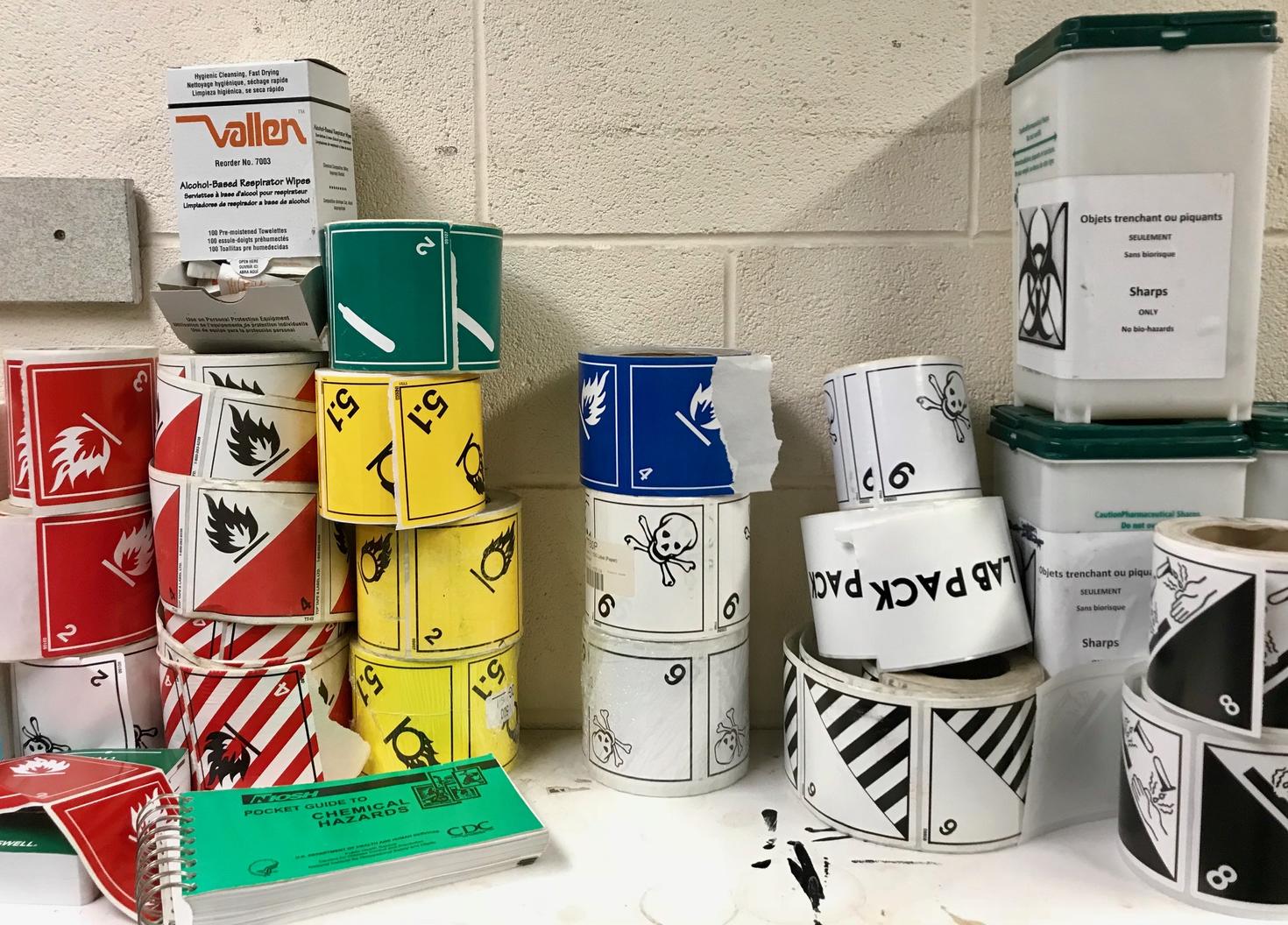 Étiquettes de déchets dangereux