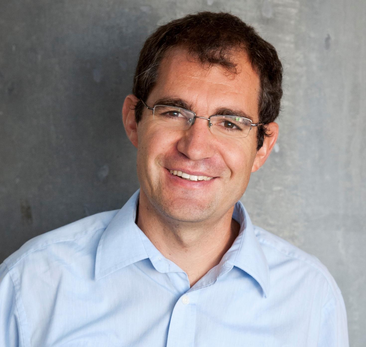 Daniel Stockemer, professeur titulaire en études politiques à la Faculté des sciences sociales