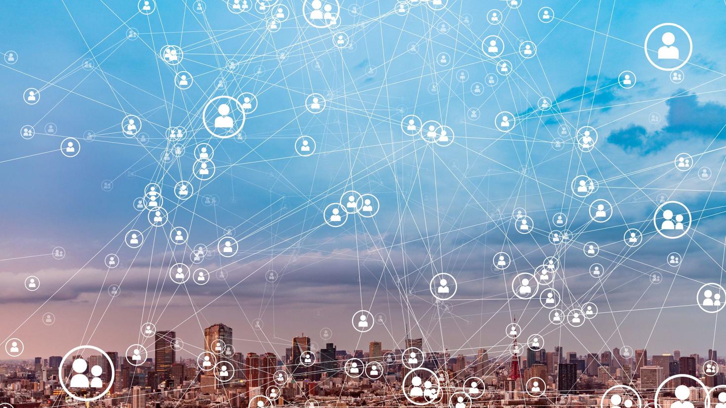 Réseau virtuel de personnes sur un plan de ville