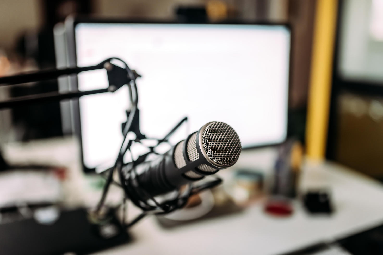 Microphone et écran d'ordinateur