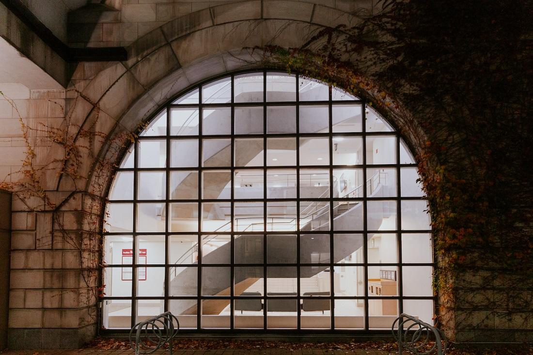 Le campus d'uOttawa a nuit