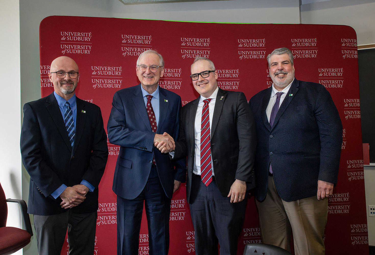 Photo de l'entente avec l'Université de Sudbury