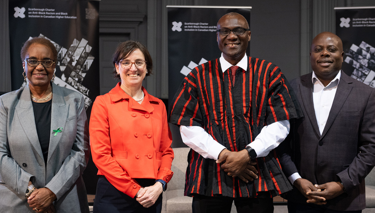 De gauche à droite : Malinda Smith (vice-rectrice associée à la recherche (équité, diversité et inclusion) de l'Université de Calgary), Marie-Eve Sylvestre (rectrice et vice-chancelière de l'Université d'Ottawa), Wisdom Tettey (Recteur et vice-chancelier de l'Université Carleton), John Ariyo (directeur général du Secrétariat de la Charte de Scarborough).