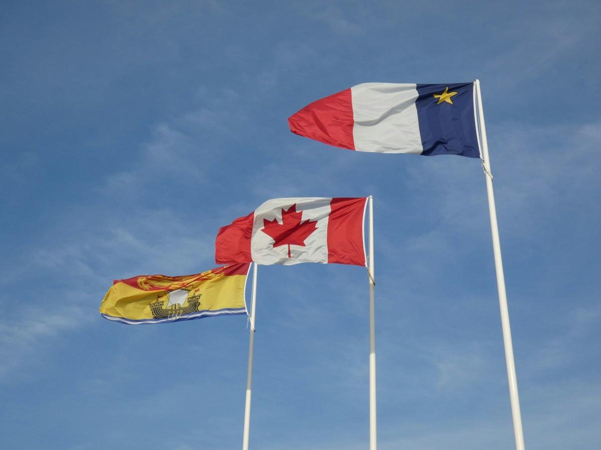 Les drapeux du Nouveau Brunswick, Canada et Acadie