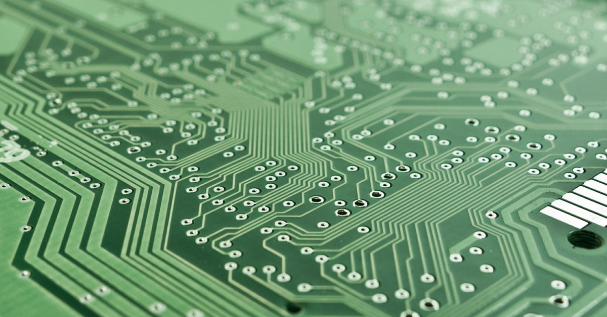 Gros plan d'une puce de données.