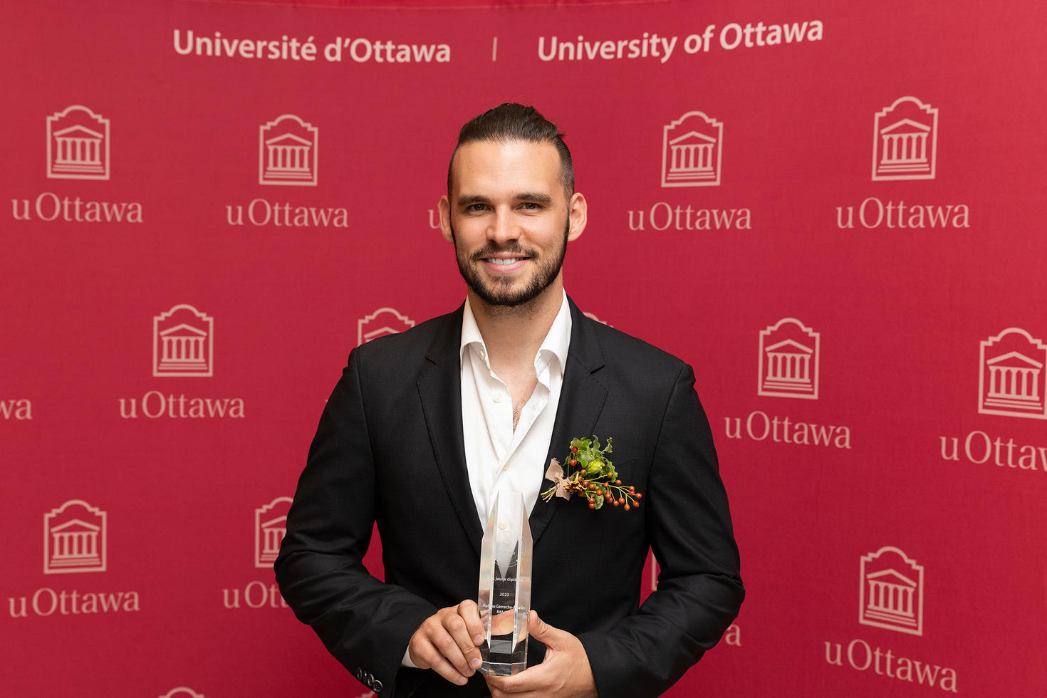 Mattieu Gamache-Asselin avec son prix