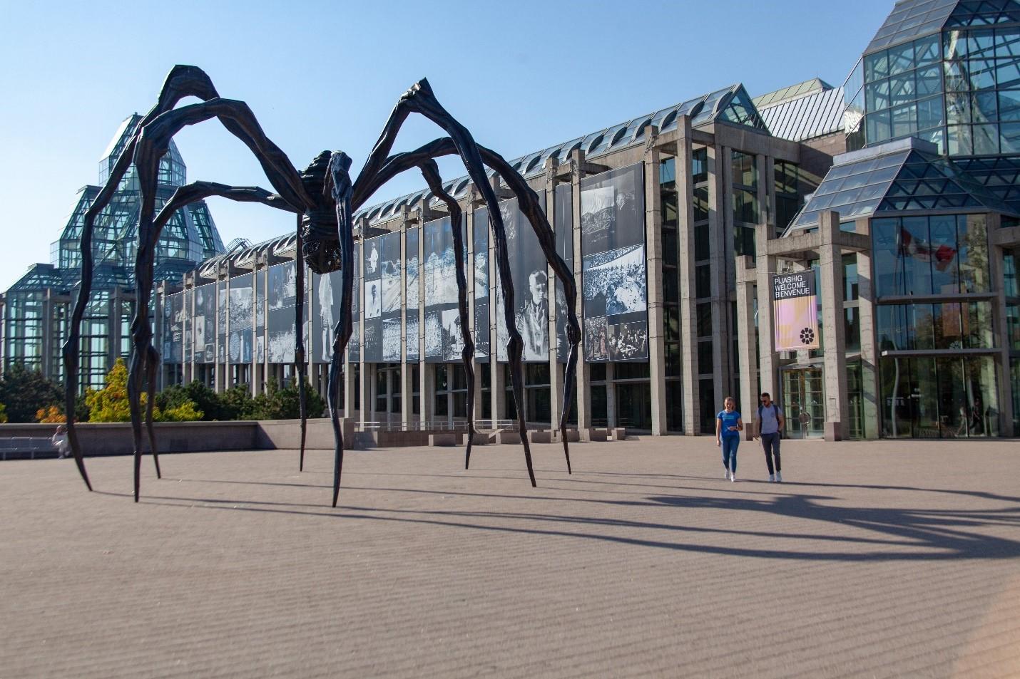 National Gallery of Canada with Maman the spider in the foreground