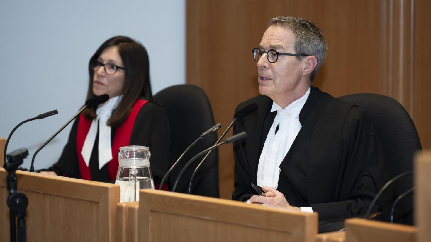 Les juges Marie-Josée Bédard (Cour supérieure du Québec) et Nicholas Kasirer (Cour suprême du Canada) sur le banc