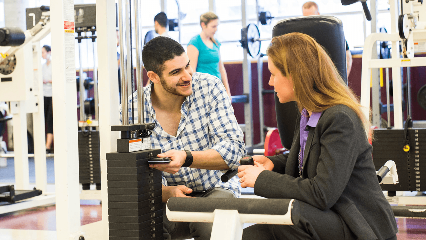 Lee Silverstone presents his invention to one of his mentors, Catherine Geci of uOttawa’s Startup Garage.