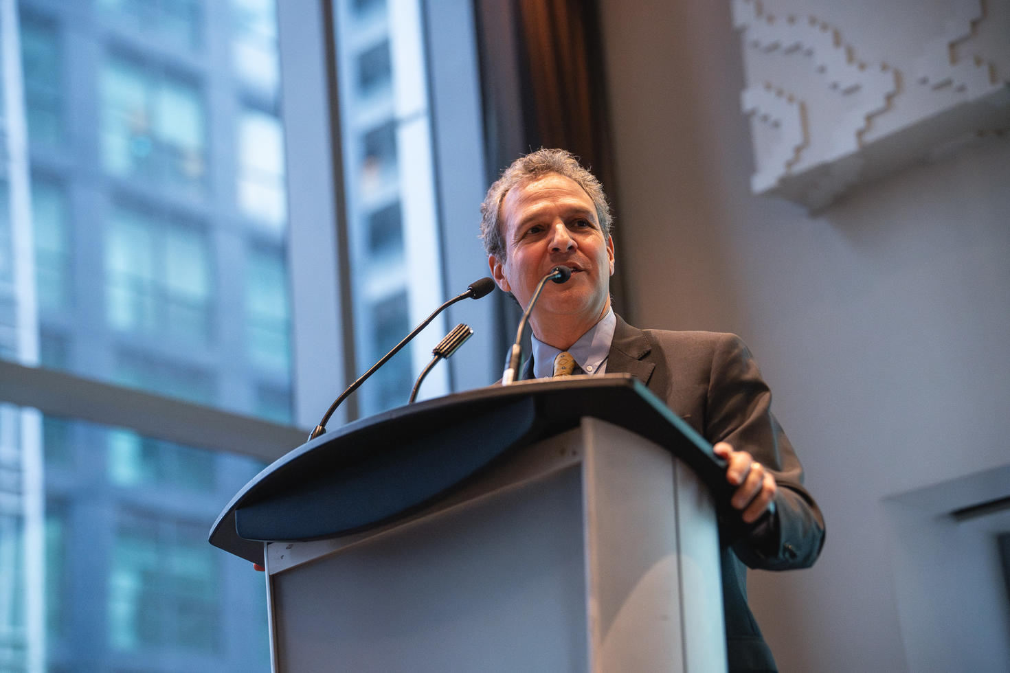 Roland Paris, addressing the uOttawa alumni community in Toronto.  