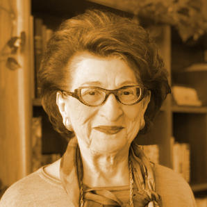 Marina Kun, souriante dans sa maison