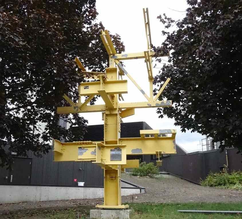 Abstract construction made of steel beams.